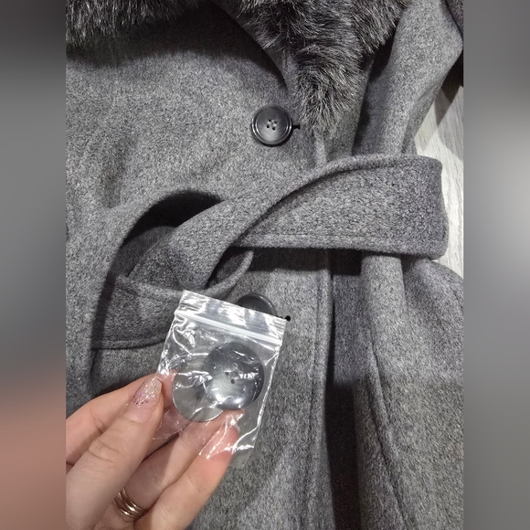 Via Spiga Gray Coat with Faux Fur Trim - Picture 3 of 6